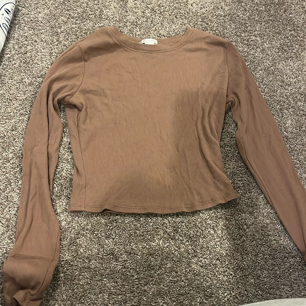 Cropped long sleeve top
Tan/brown
ribbed